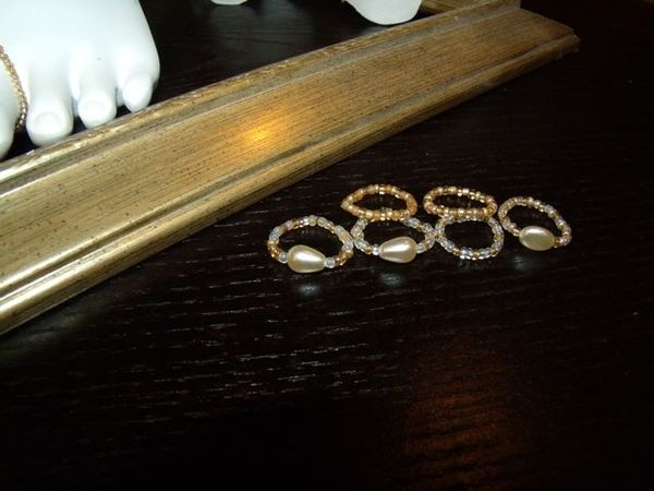 Toe rings for bridesmaids