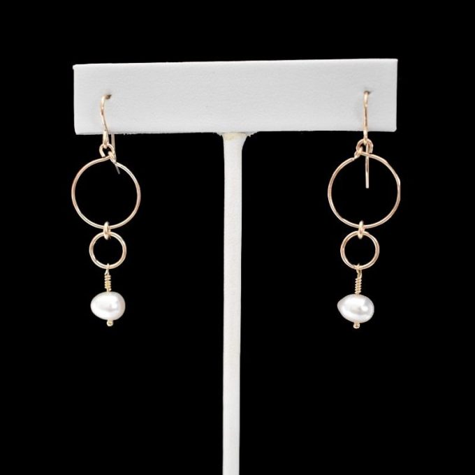 gold circle and pearl earrings gold circle earrings