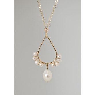 wedding necklace with pearls